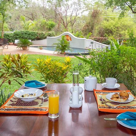The Courtney Lodge Victoria Falls Eksteriør billede