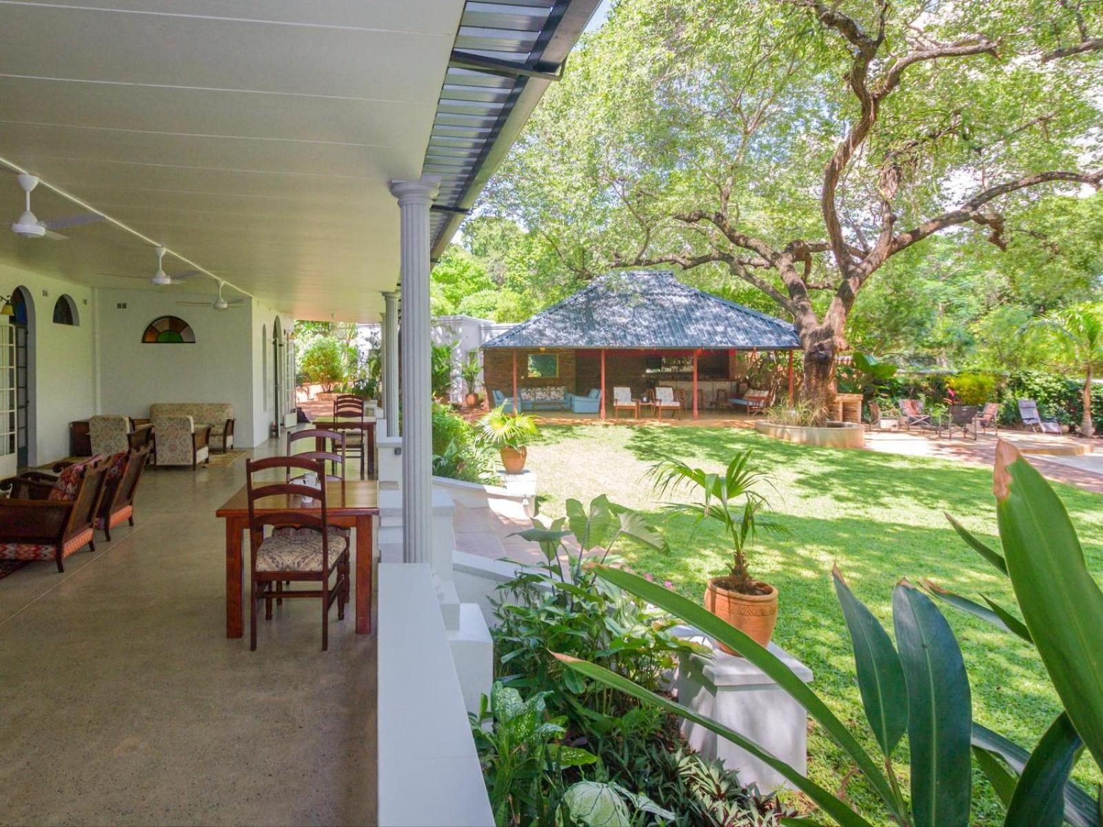 The Courtney Lodge Victoria Falls Eksteriør billede