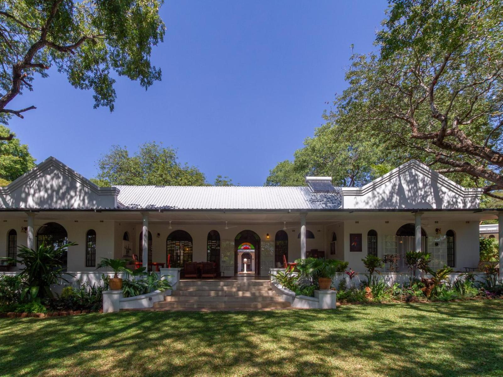 The Courtney Lodge Victoria Falls Eksteriør billede