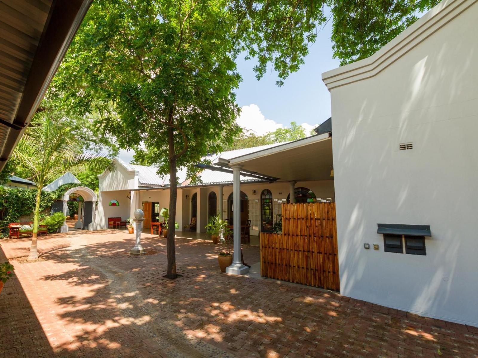 The Courtney Lodge Victoria Falls Eksteriør billede