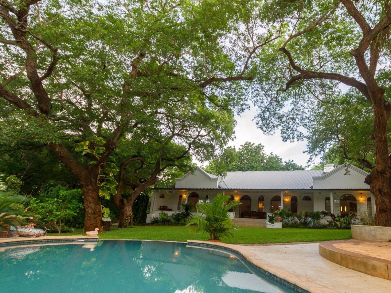 The Courtney Lodge Victoria Falls Eksteriør billede