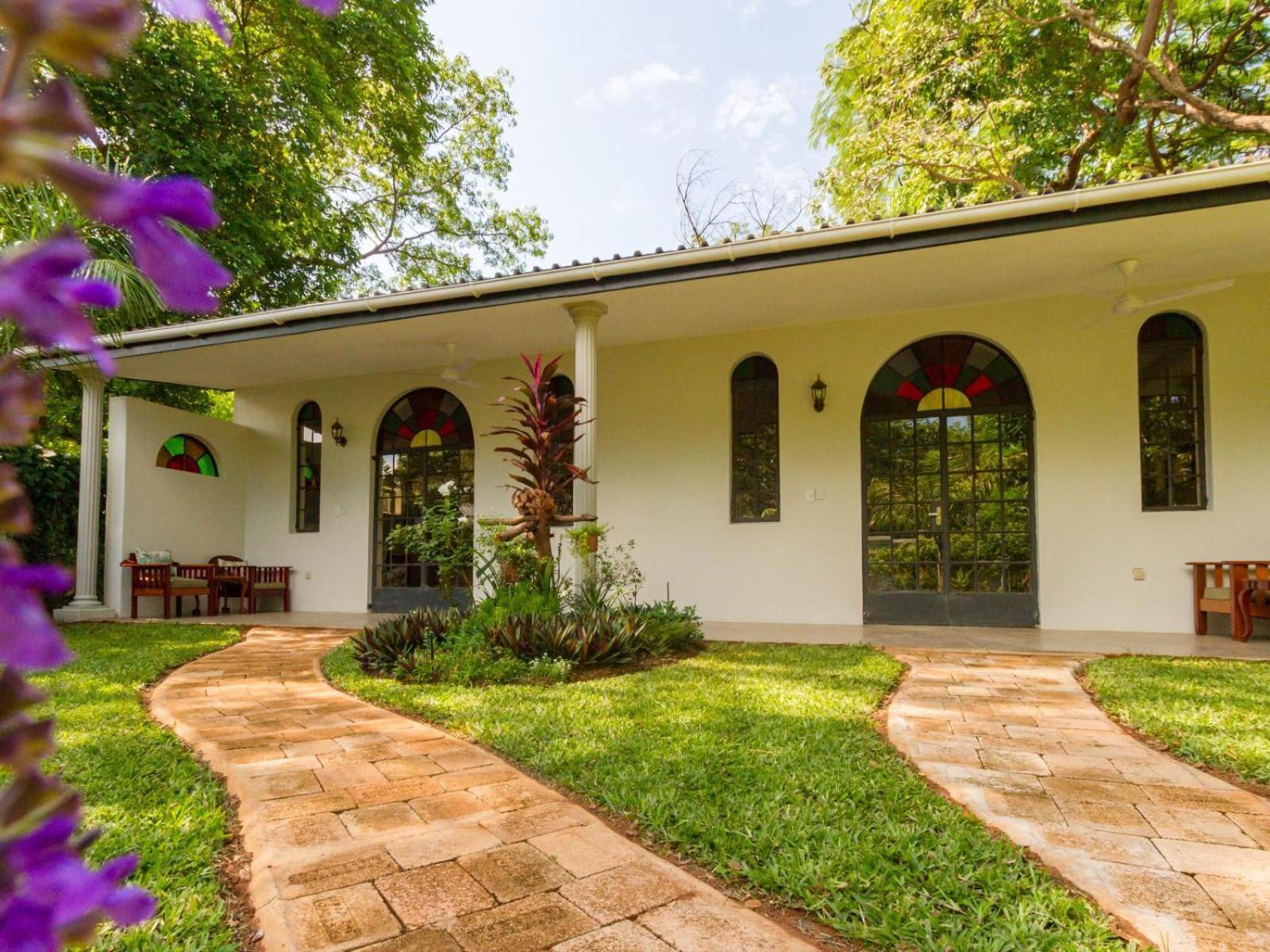 The Courtney Lodge Victoria Falls Eksteriør billede