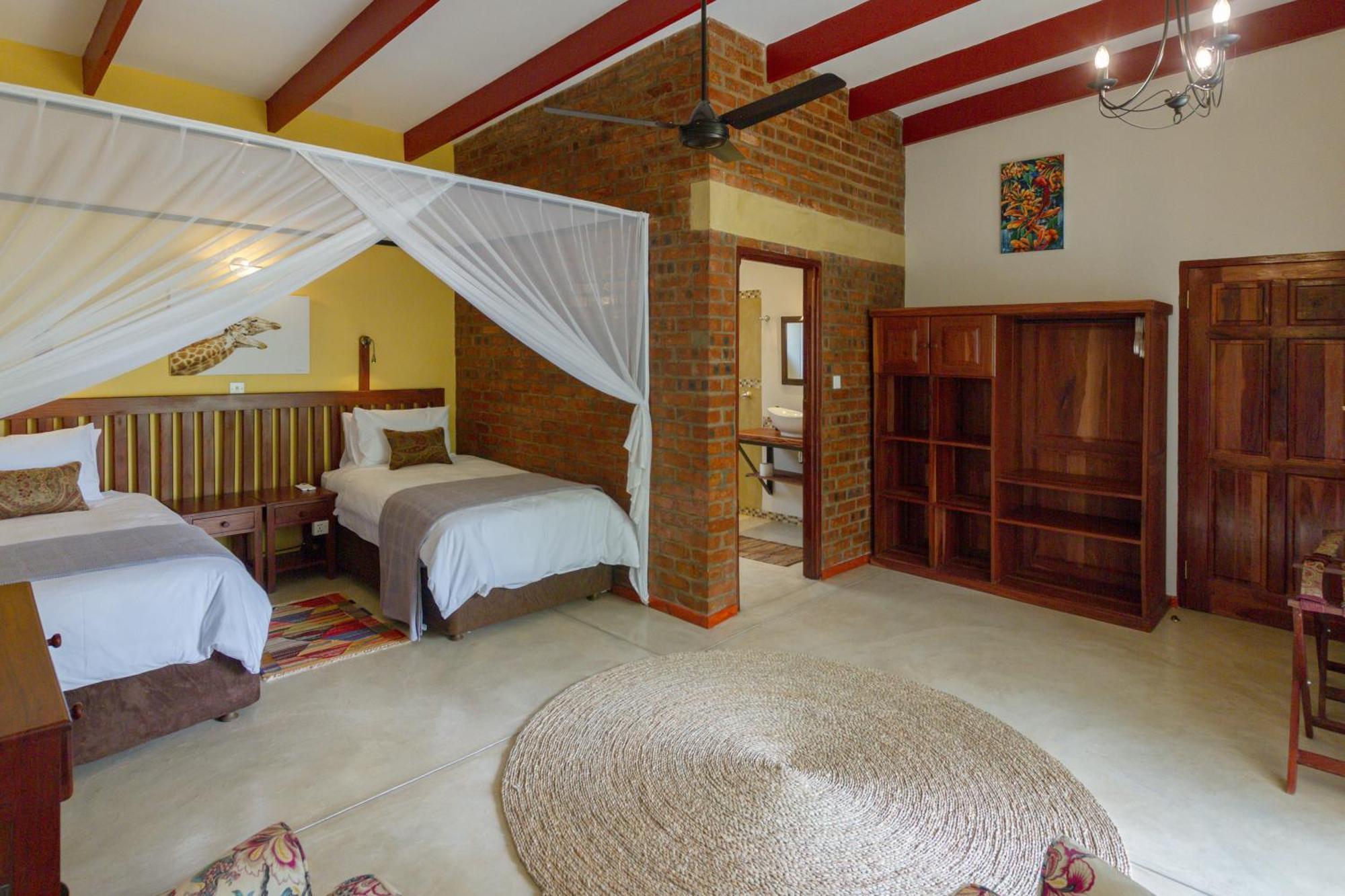 The Courtney Lodge Victoria Falls Eksteriør billede