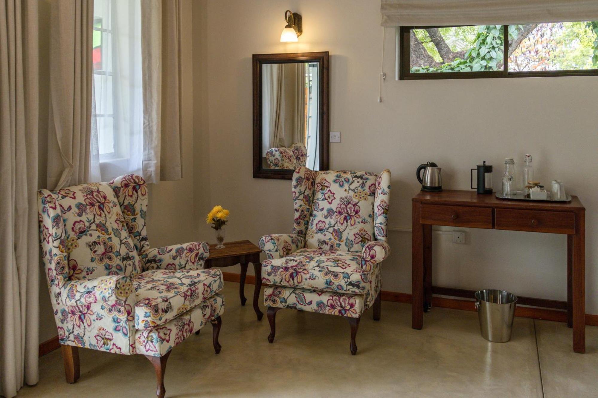 The Courtney Lodge Victoria Falls Eksteriør billede
